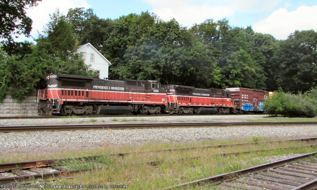 PW 3905 (R) and PW 4006 (L)